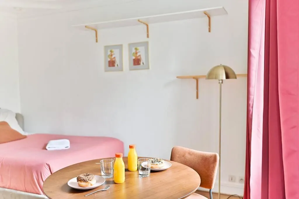 Petit Voltaire Nation Apartamento